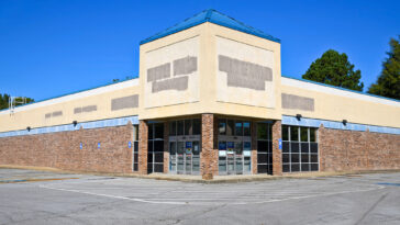 economic downturn retail building empty